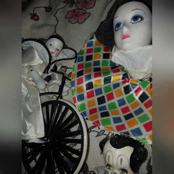 Vintage clown lot pierrot bike hanging Mexico monochromatic - Picture 2 of 3